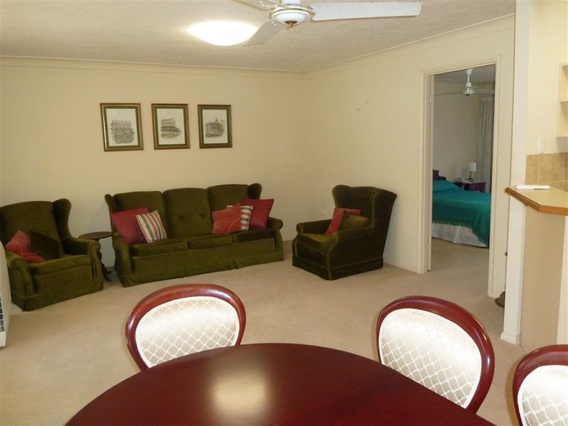 33/172 Barrier Reef Drive, Mermaid Waters QLD 4218