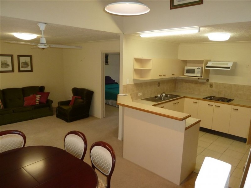 33/172 Barrier Reef Drive, Mermaid Waters QLD 4218