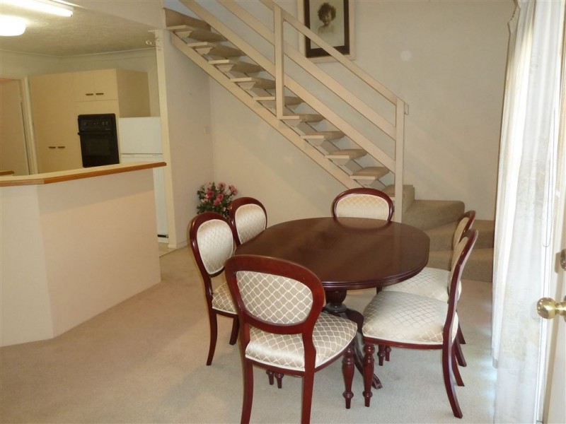 33/172 Barrier Reef Drive, Mermaid Waters QLD 4218