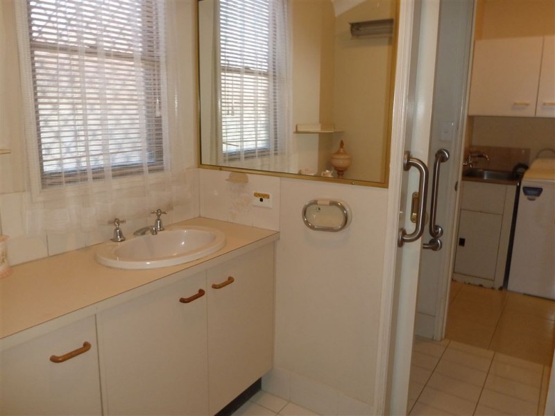 33/172 Barrier Reef Drive, Mermaid Waters QLD 4218
