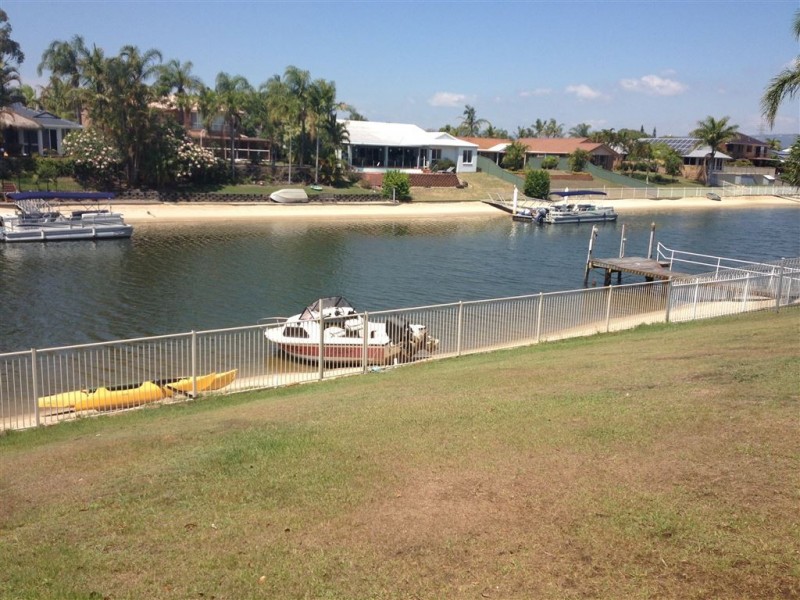 26 Saxonvale Terrace, Mermaid Waters QLD 4218