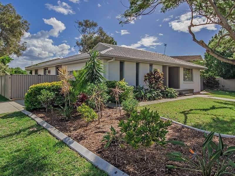 33 Gretel Drive, Mermaid Waters QLD 4218