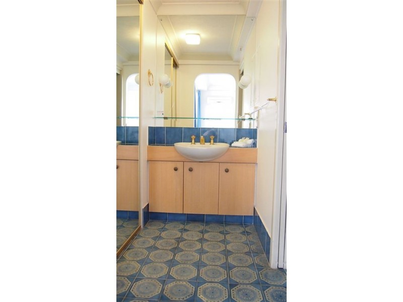 91/3645 “De Ville” Main Beach Parade, Main Beach QLD 4217