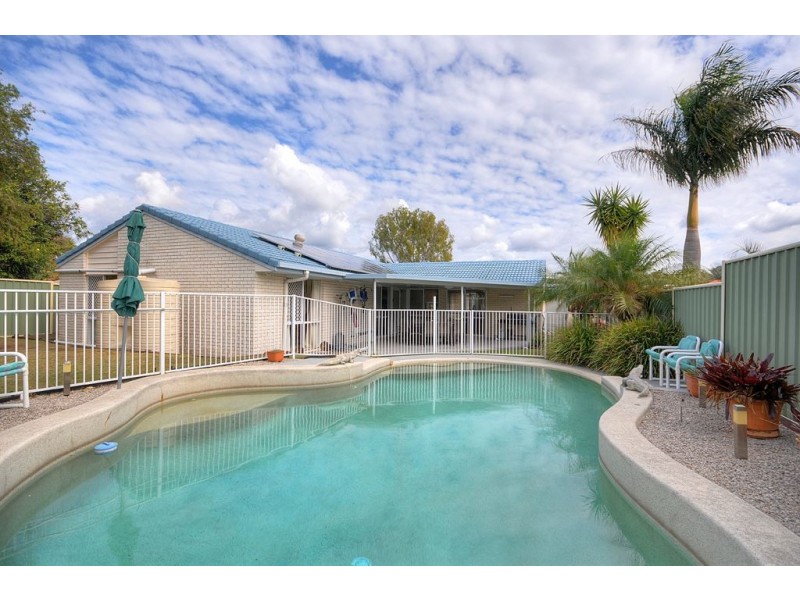 16 Avonbury Court, Carrara QLD 4211