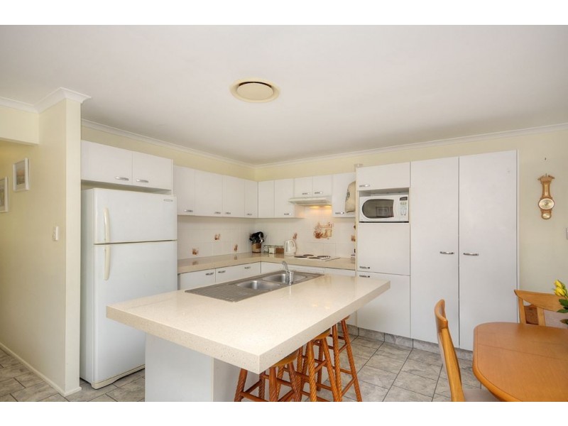 16 Avonbury Court, Carrara QLD 4211