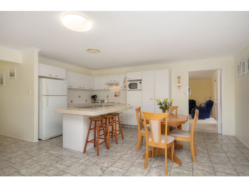 16 Avonbury Court, Carrara QLD 4211