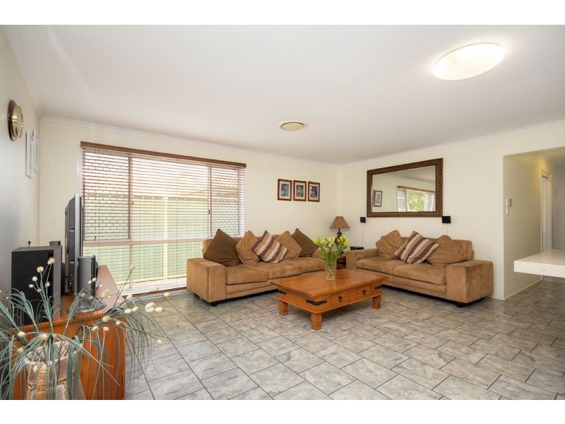 16 Avonbury Court, Carrara QLD 4211