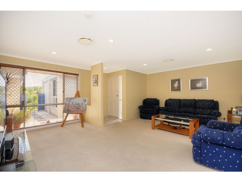 16 Avonbury Court, Carrara QLD 4211