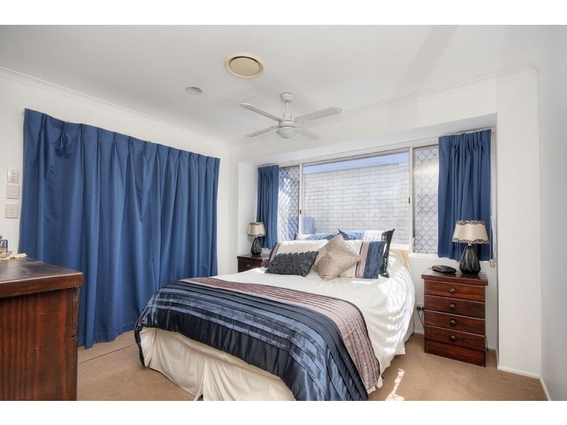 16 Avonbury Court, Carrara QLD 4211