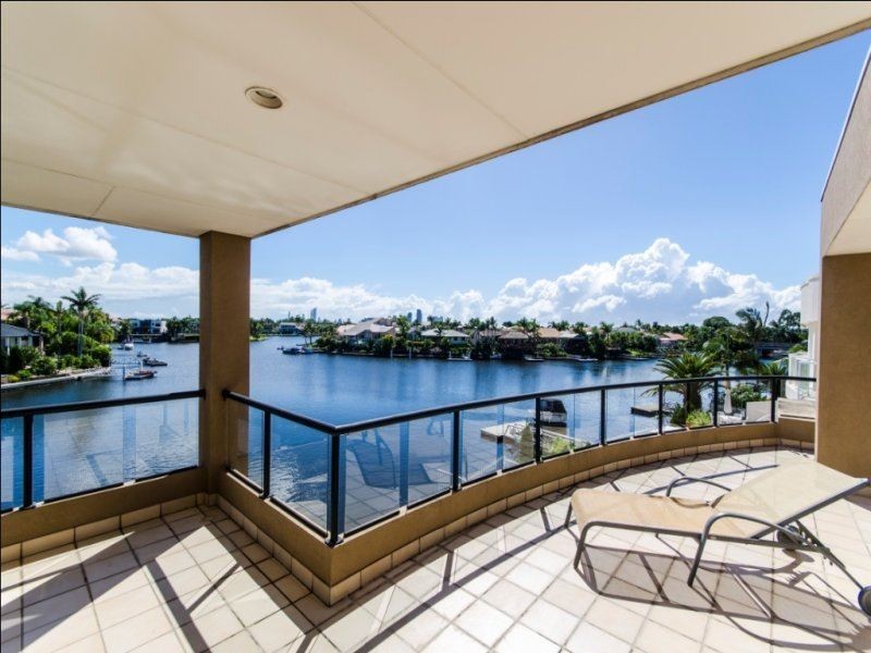 17 Karabella Circuit, Mermaid Waters QLD 4218