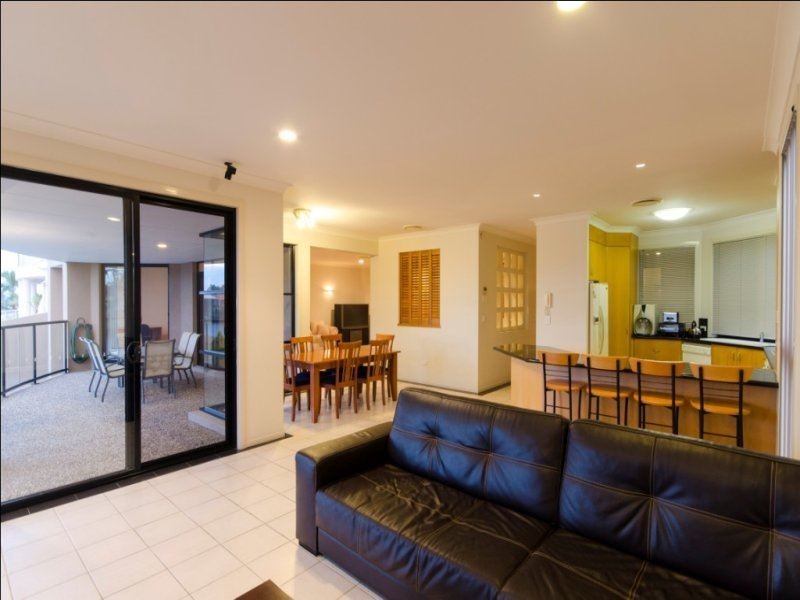 17 Karabella Circuit, Mermaid Waters QLD 4218