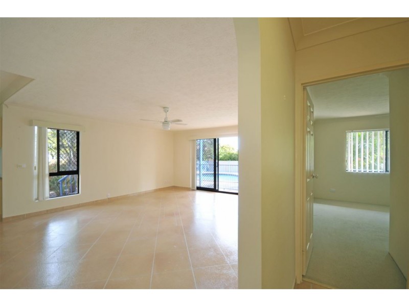 1/20 Duet Drive, Mermaid Waters QLD 4218