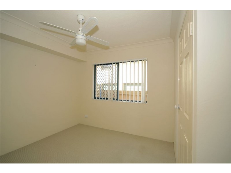 1/20 Duet Drive, Mermaid Waters QLD 4218