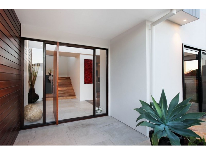 91 Monaco Street, Broadbeach Waters QLD 4218