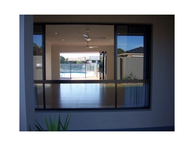 30 Port Drive, Mermaid Waters QLD 4218