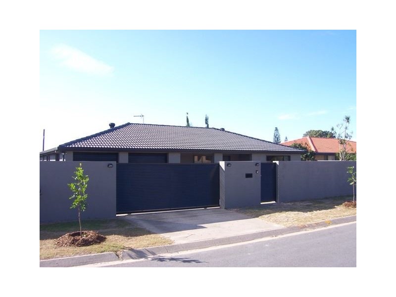 30 Port Drive, Mermaid Waters QLD 4218