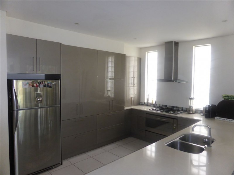 28 Lakelands Drive, Merrimac QLD 4226