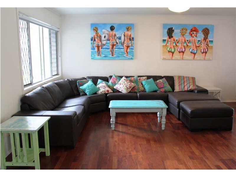 14 Lakeland Key, Broadbeach Waters QLD 4218