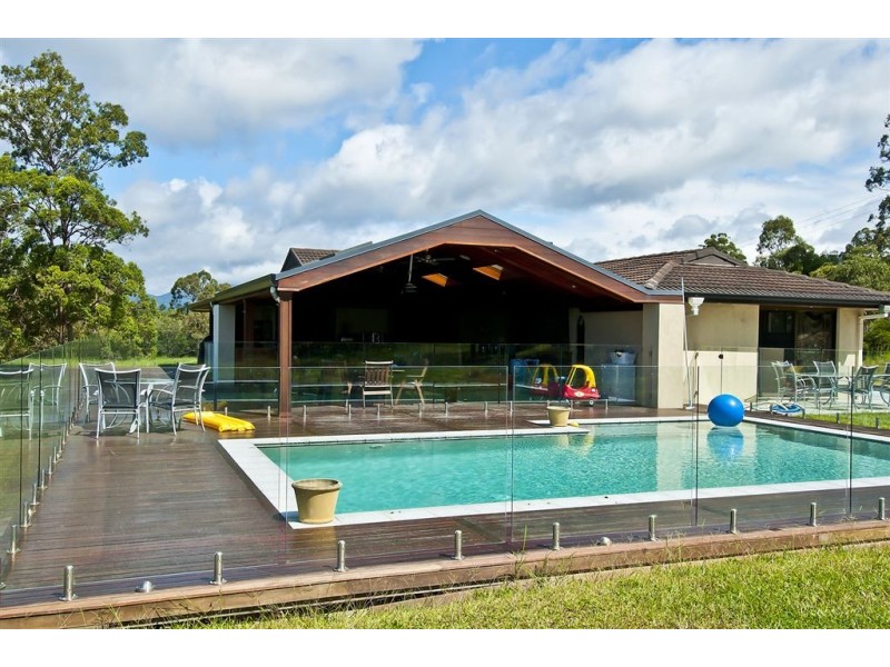 25 Elaine Ave, Mudgeeraba QLD 4213