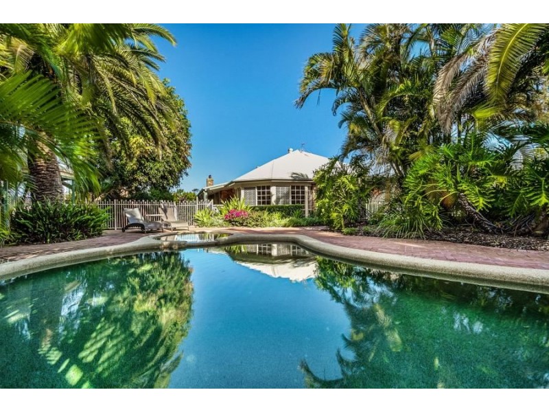 9 Aoki Court, Parkwood QLD 4214