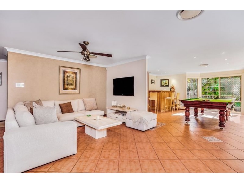 9 Aoki Court, Parkwood QLD 4214