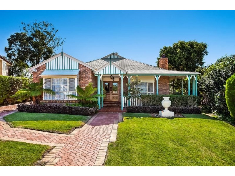 9 Aoki Court, Parkwood QLD 4214