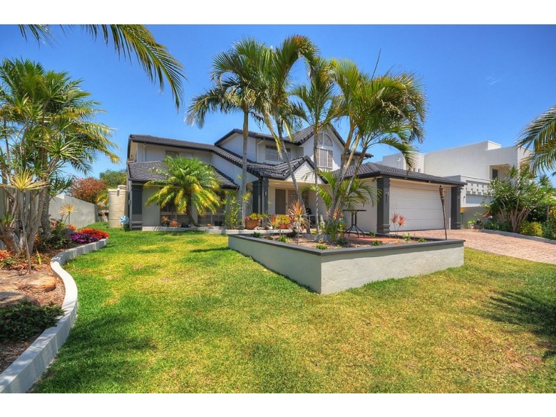 4 Cessnock Close, Mermaid Waters QLD 4218