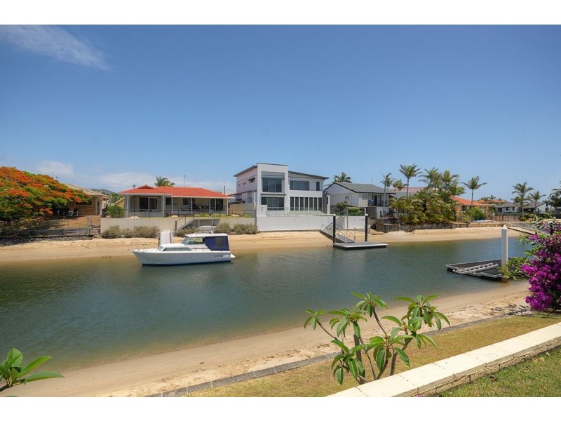 31 Sunshine Boulevard, Broadbeach Waters QLD 4218