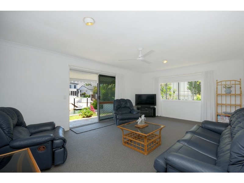 31 Sunshine Boulevard, Broadbeach Waters QLD 4218