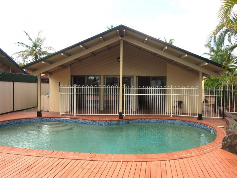 2 Craig Avenue, Carrara QLD 4211