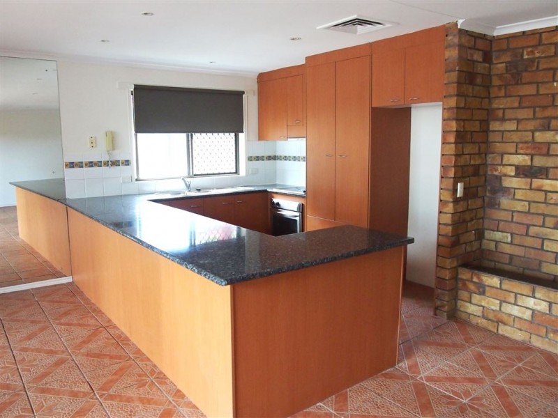 2 Craig Avenue, Carrara QLD 4211