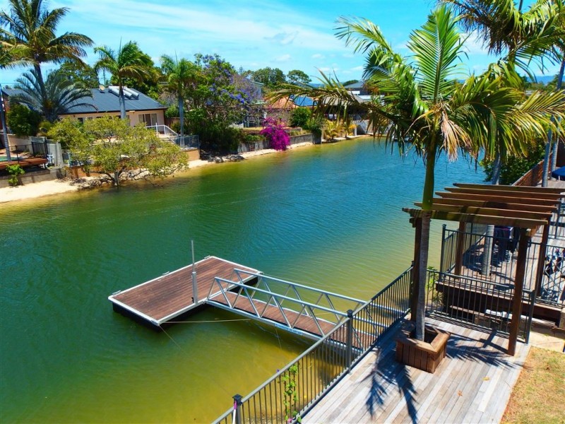 14 Cresta Court, Broadbeach Waters QLD 4218