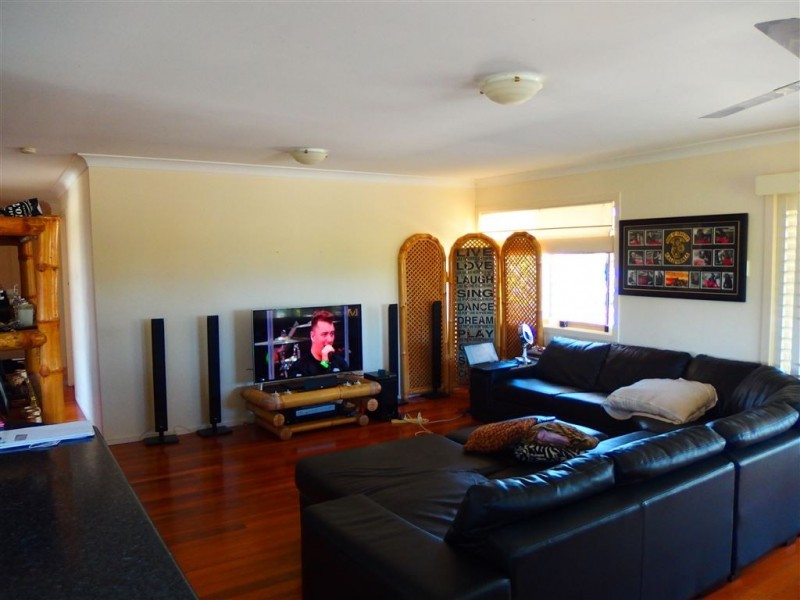 14 Cresta Court, Broadbeach Waters QLD 4218