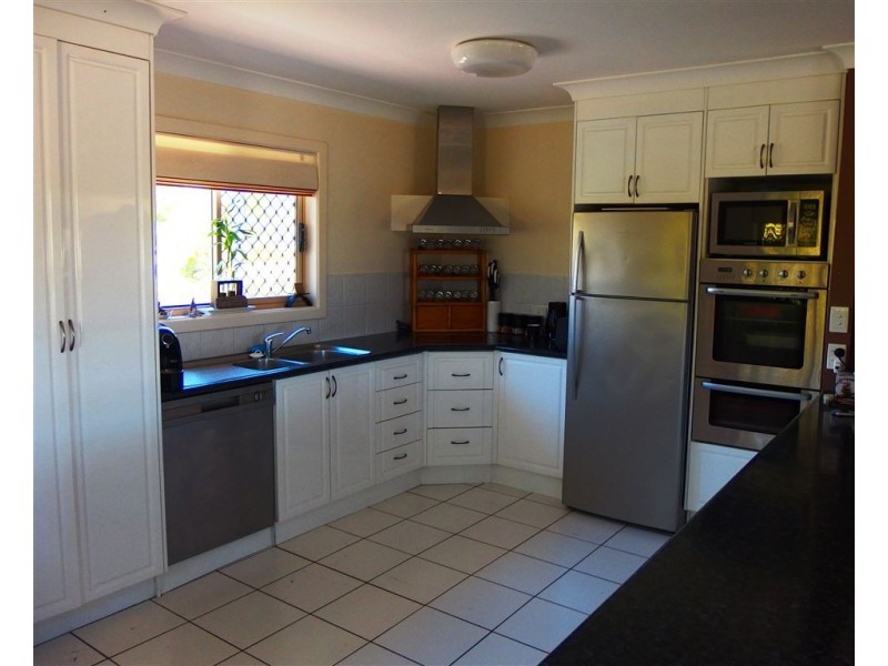 14 Cresta Court, Broadbeach Waters QLD 4218