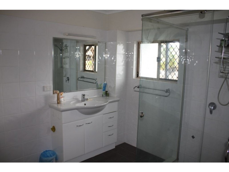 14 Cresta Court, Broadbeach Waters QLD 4218