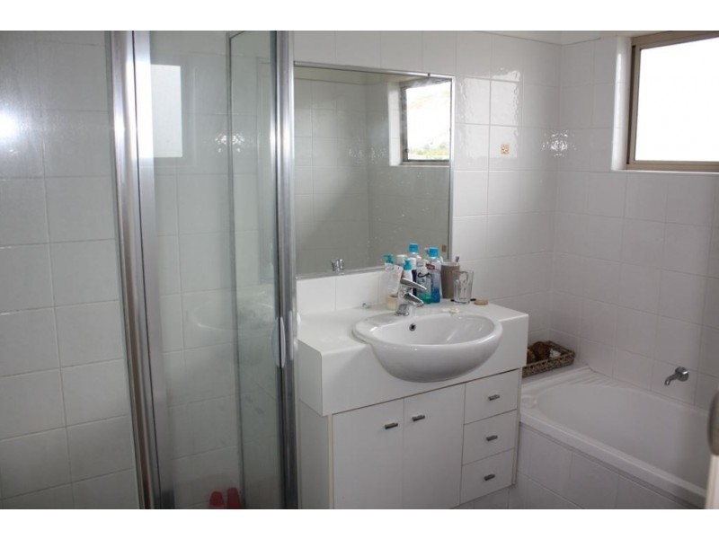 14 Cresta Court, Broadbeach Waters QLD 4218