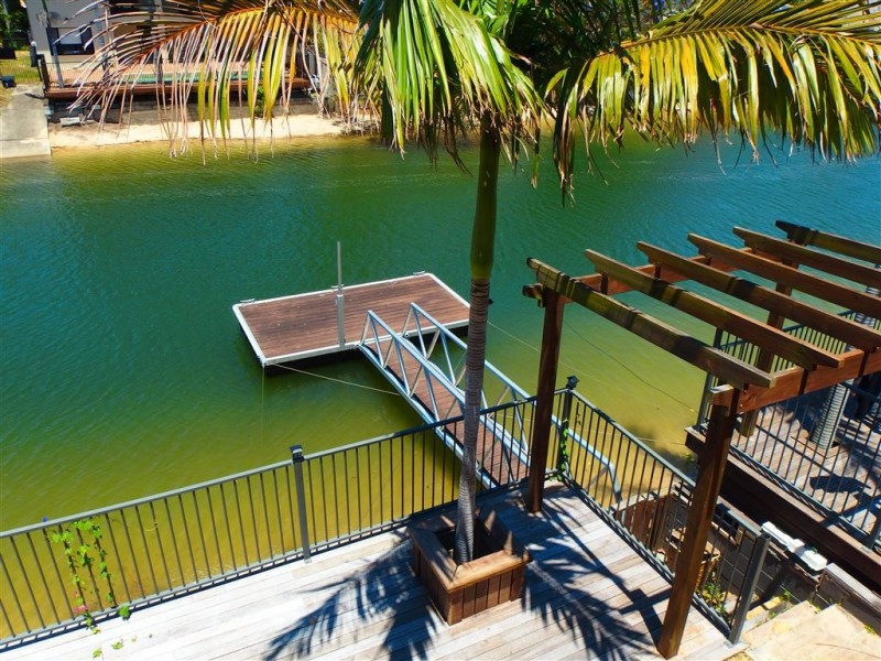 14 Cresta Court, Broadbeach Waters QLD 4218