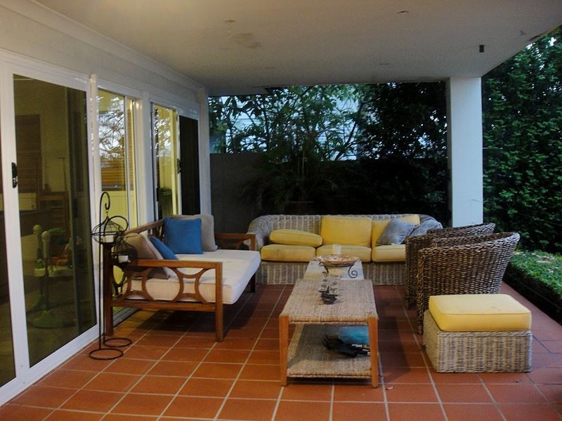 69 Allambi Avenue, Broadbeach Waters QLD 4218