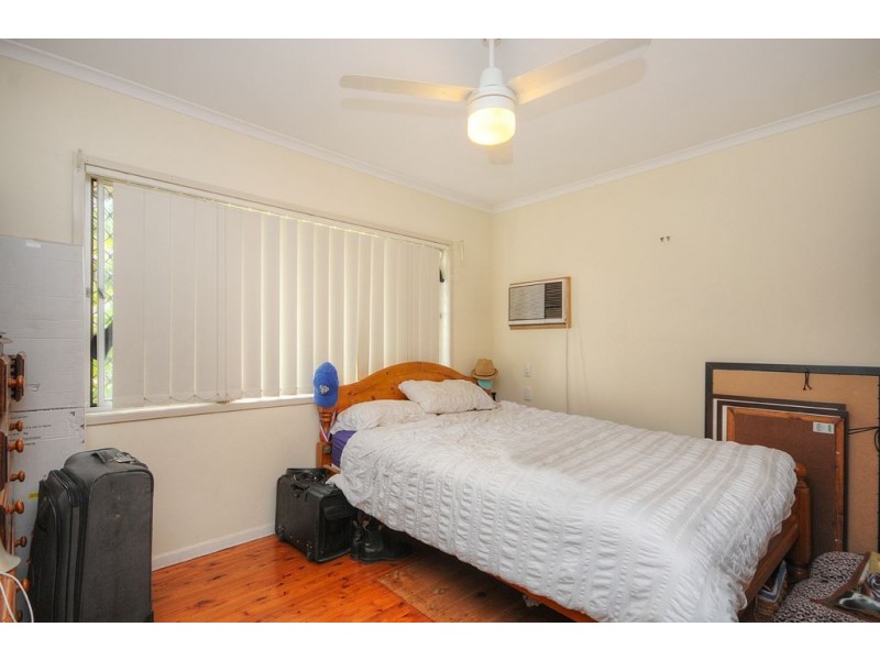 10 Cascade Avenue, Benowa QLD 4217