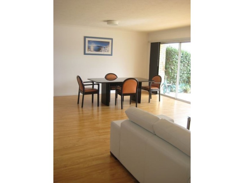 6/20 Aquila Court, Mermaid Waters QLD 4218