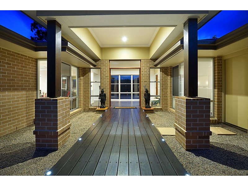 5 Pasture Place, Mount Nathan QLD 4211