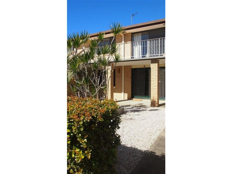 2/40 Oceanic Drive, Mermaid Waters QLD 4218