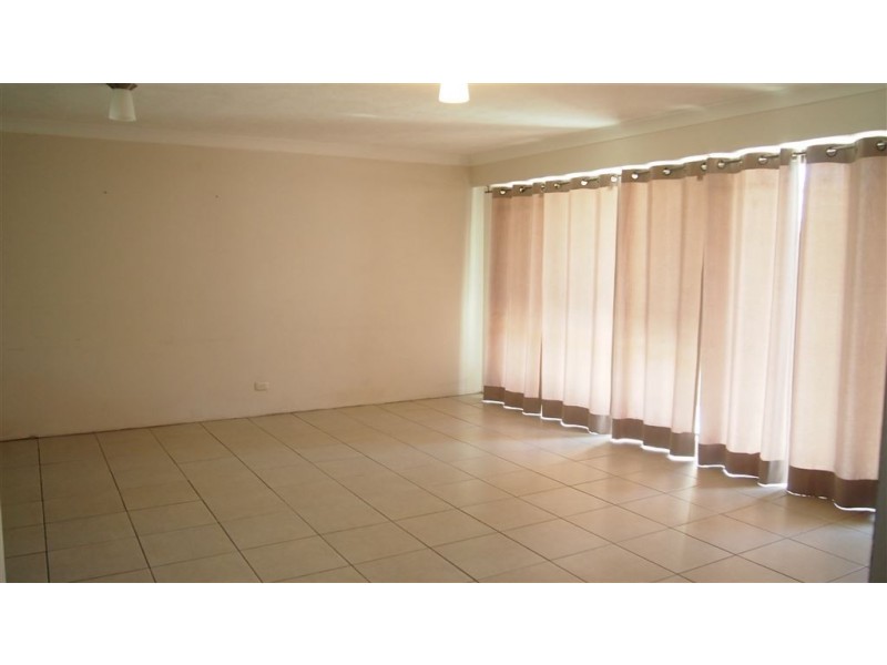 2/40 Oceanic Drive, Mermaid Waters QLD 4218