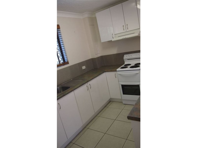 2/40 Oceanic Drive, Mermaid Waters QLD 4218