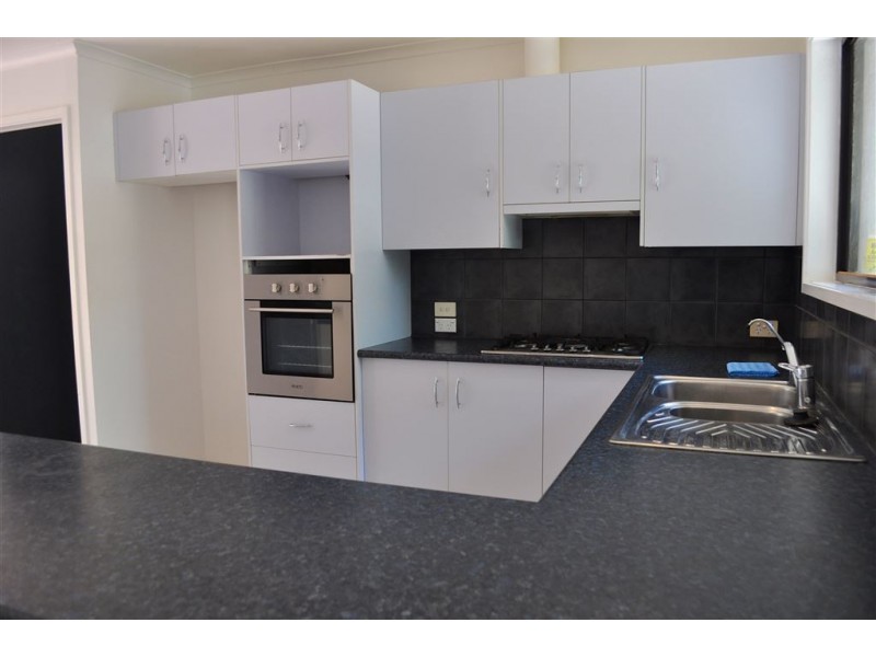 3 Warrungen Way, Ashmore QLD 4214