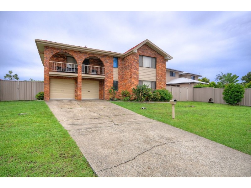 12 Volante Crescent, Mermaid Waters QLD 4218