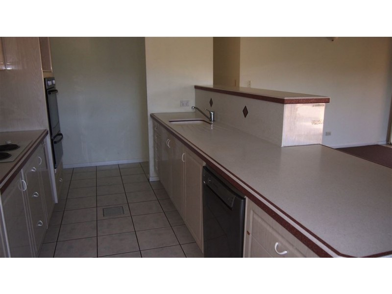 30 Bordeaux Parade, Mermaid Waters QLD 4218