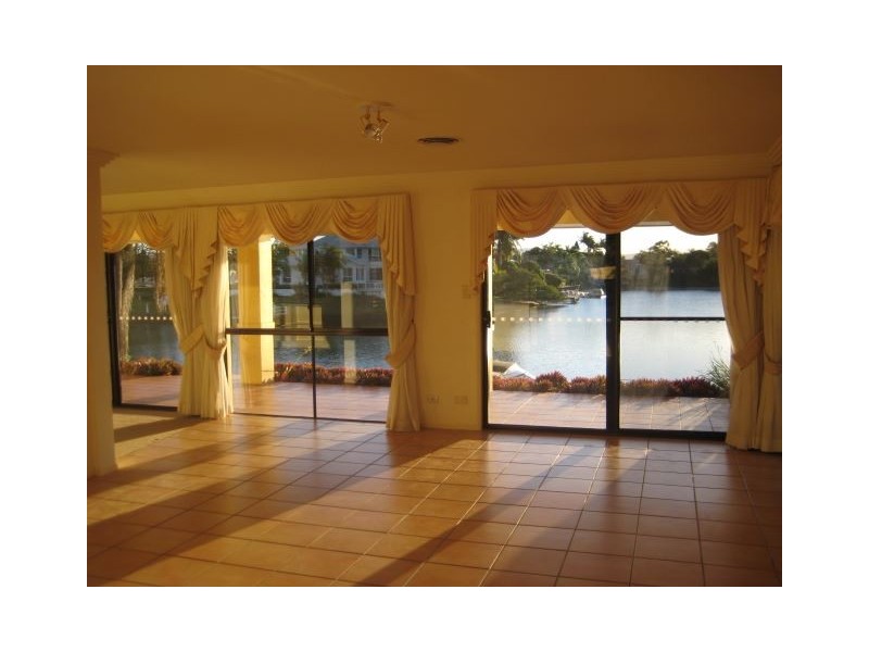 32 Claymore Cres, Sorrento QLD 4217