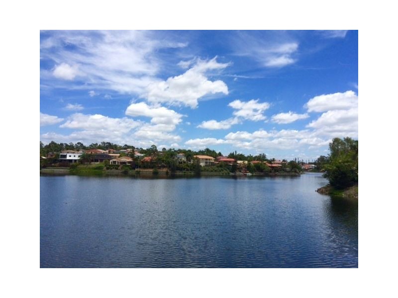 2/9 Dandenong Terrace, Robina QLD 4226