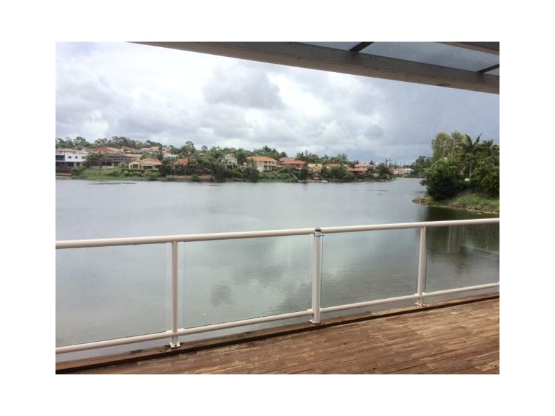 2/9 Dandenong Terrace, Robina QLD 4226